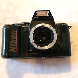 Camera  Nikon 35 MM Camera